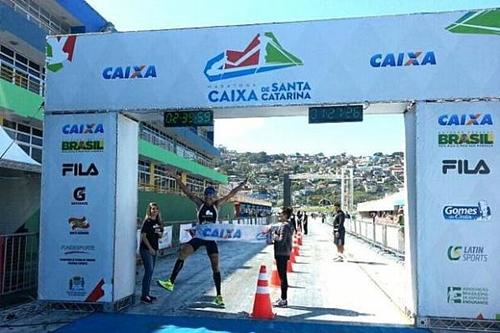 Adriano Bastos vence / Foto: LatinSports / Divulgação